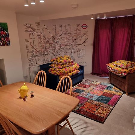 Entire Ground Floor Flat, Free Off-Street Parking And Large Garden Apartment London Exterior photo
