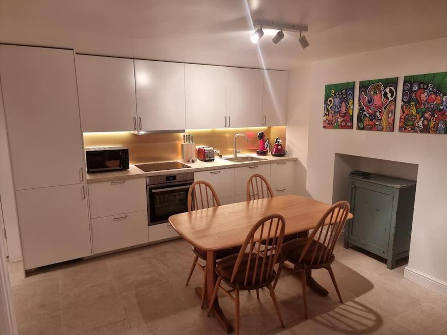 Entire Ground Floor Flat, Free Off-Street Parking And Large Garden Apartment London Exterior photo